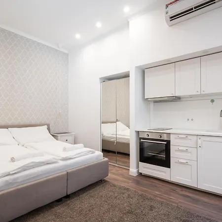 Z32 - & Chic - Stylish By Bqa Budapest
