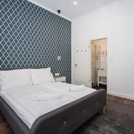 Z32 - & Chic - Stylish By Bqa * Budapest