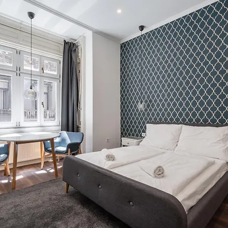 Z32 - & Chic - Stylish By Bqa Apartment Budapest
