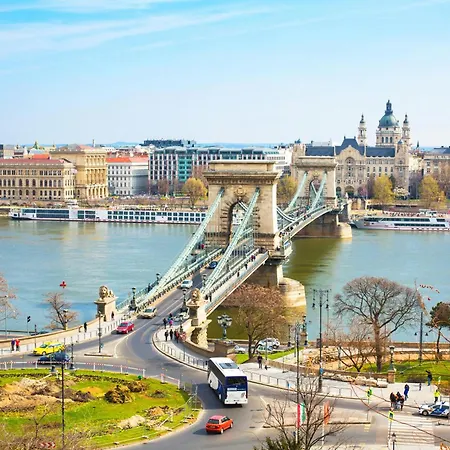 Z32 - & Chic - Stylish By Bqa * Budapest