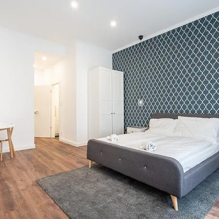 Z32 - & Chic - Stylish By Bqa * 布达佩斯