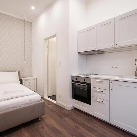 Z32 - & Chic - Stylish By Bqa * Budapest