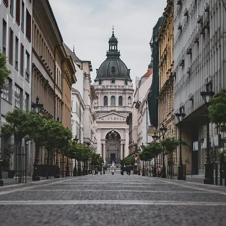 Z32 - & Chic - Stylish By Bqa * Budapest