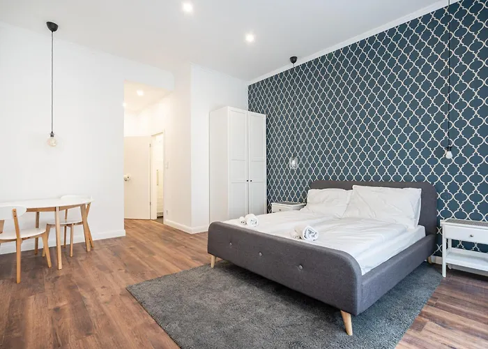 Z32 - & Chic - Stylish By Bqa * בודפשט