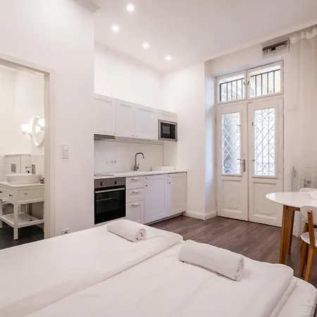 Z32 - & Chic - Stylish By Bqa Apartman Budapest